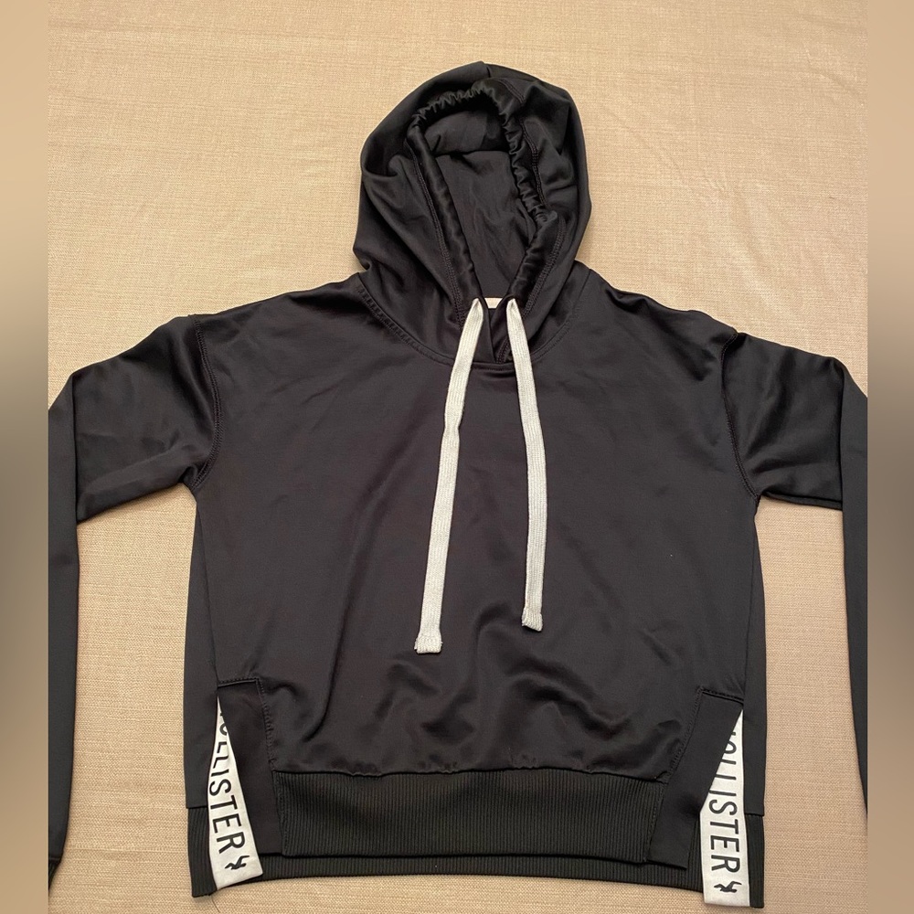 Hollister Womens Size Small Cropped Gym / Workout Hoodie Sweatshirt
